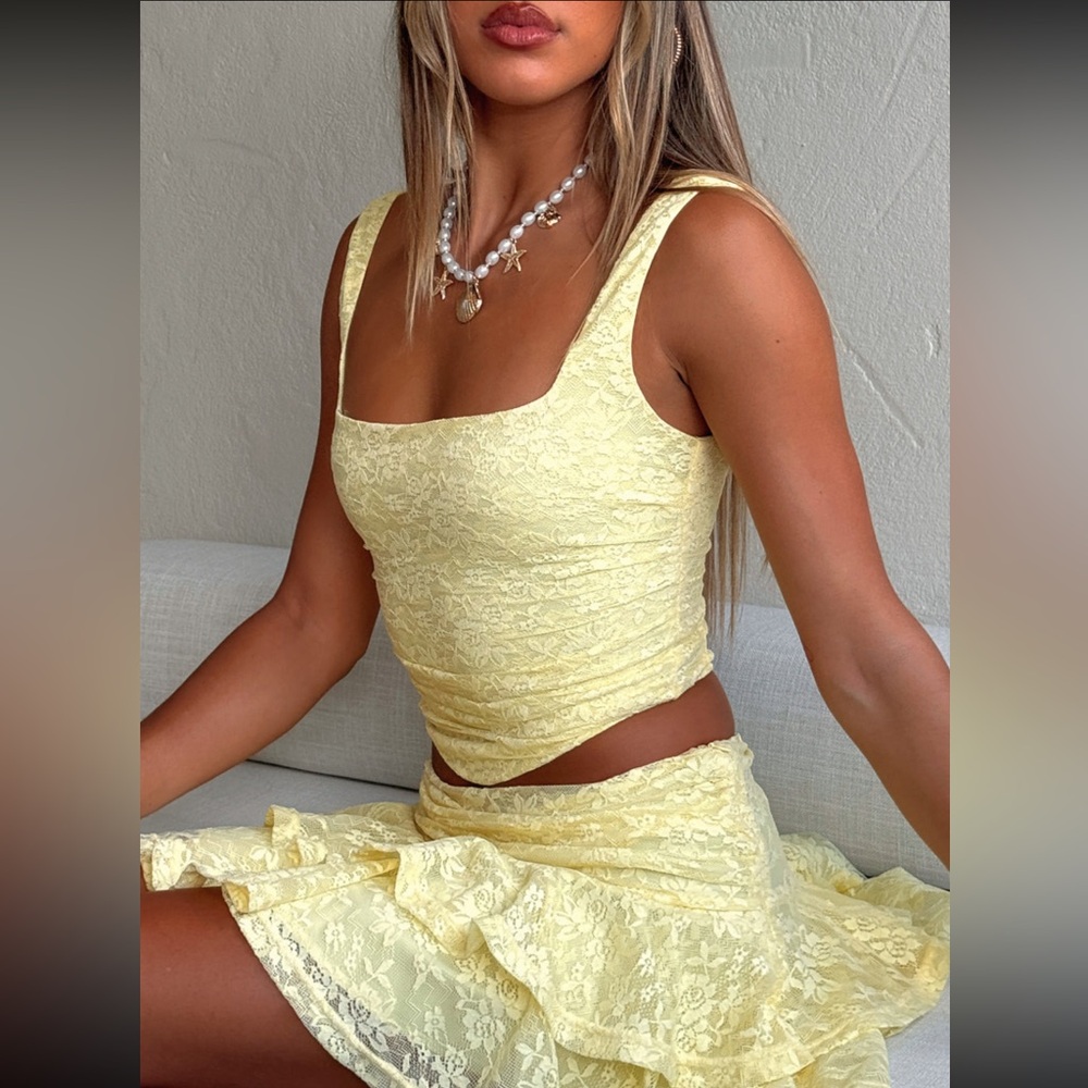 White Fox Lace bustier in lemon color
